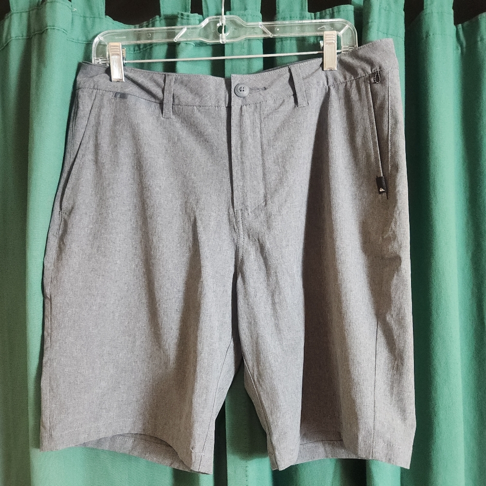 Like New Quiksilver Gray Flat Front Amphibian Shorts